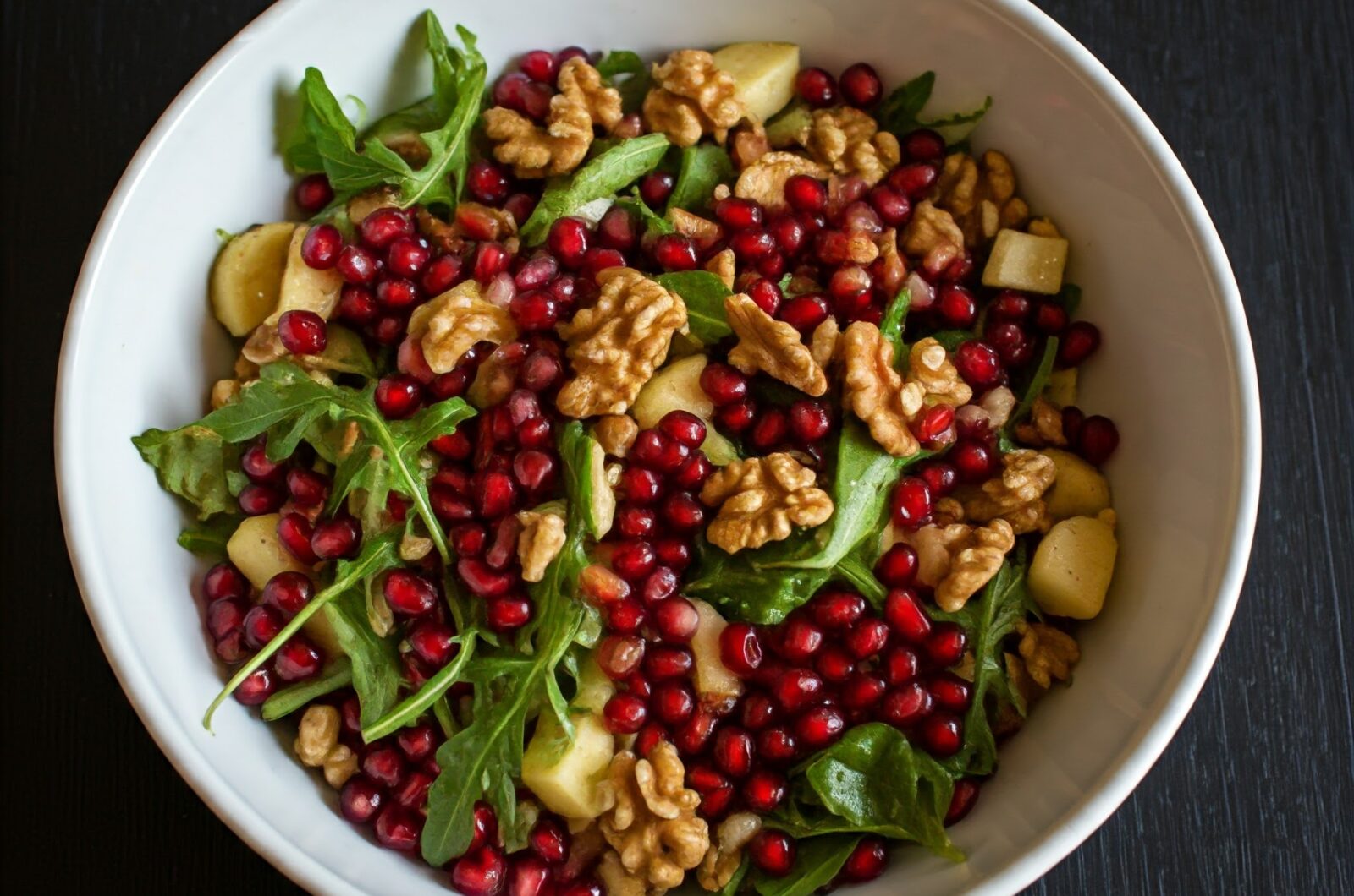Julesalat med granatæble og nødder