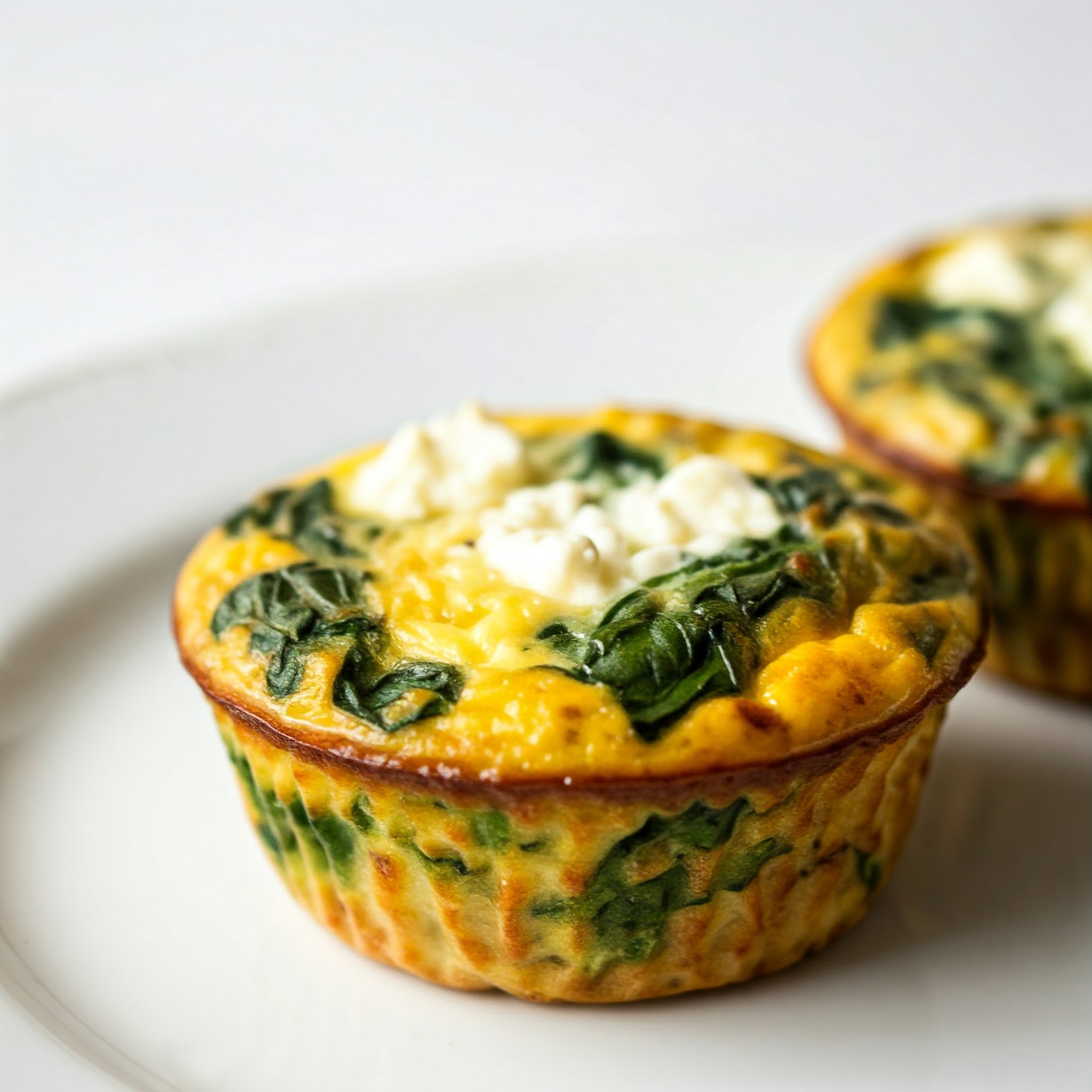Æggemuffins med spinat og feta