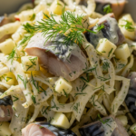 Røget Makrelsalat med Sprød Fennikel, Frisk Æble og Dild-Citron Dressing
