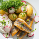Stegt Nystrøget Sild med Nye Kartofler og Rygeostcreme
